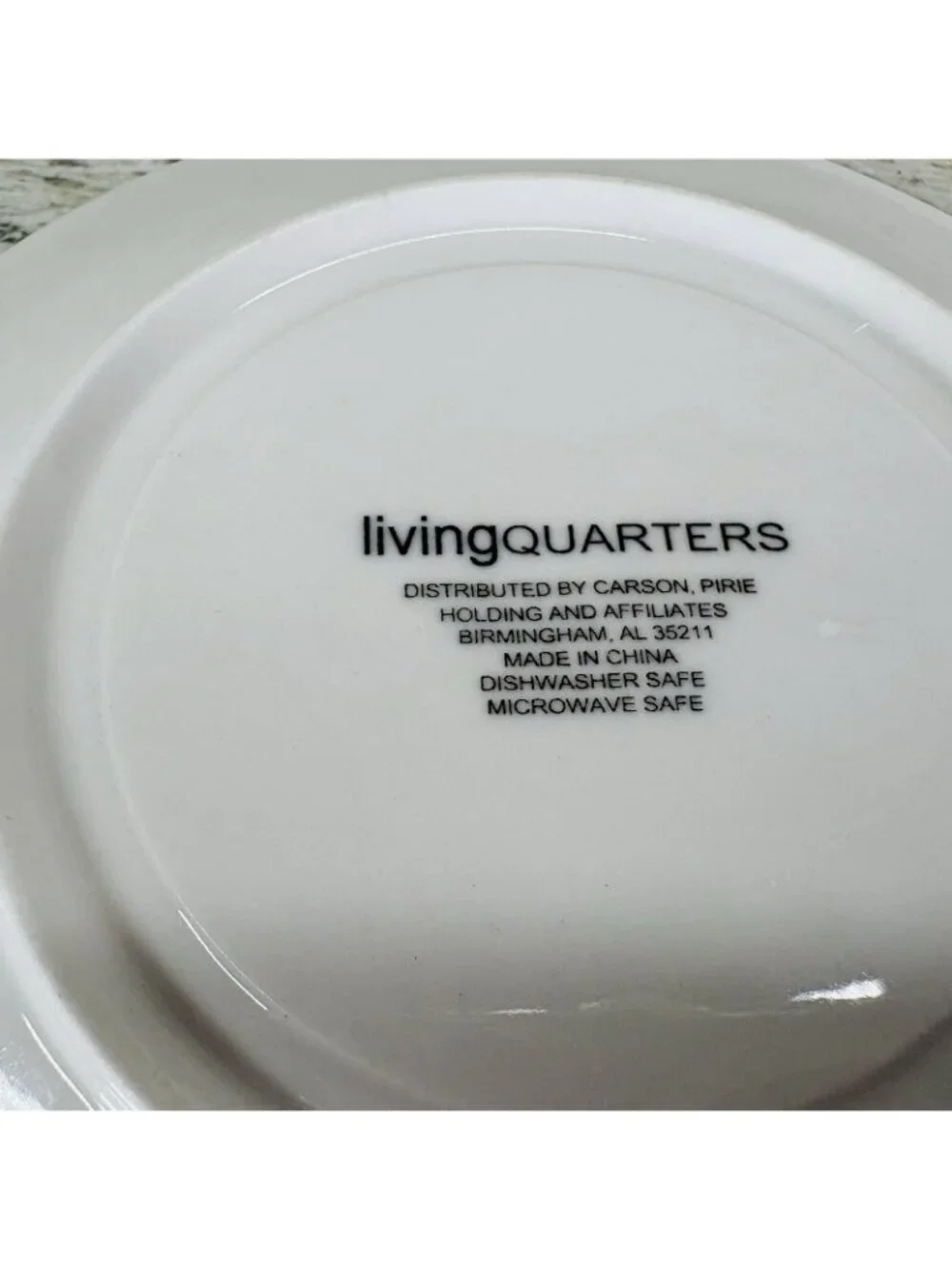 Livingquarters LIQ10 White Embossed Basketweave Lines Round 6.25